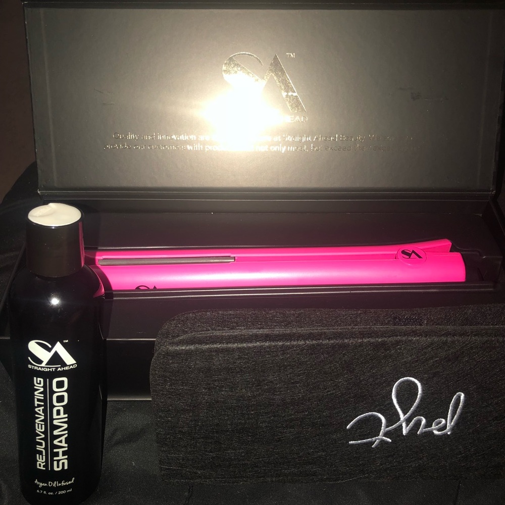 Ceramic flat iron - Picture 2 of 3